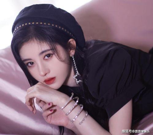 娱乐圈吃瓜鞠婧祎,娱乐圈的瓜田，她如何成为焦点？